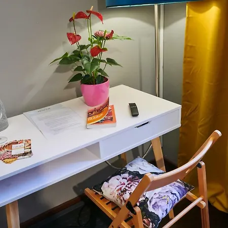 Old Town Apartment *